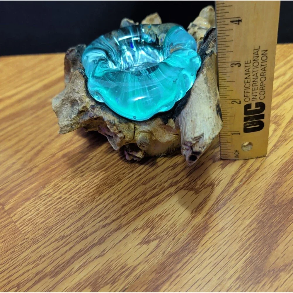 ​Vtg  Aqua Art Turquoise Glass Ashtray w Natural Burl Driftwood Base Beach Decor